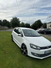 2010 - Volkswagen Polo ---