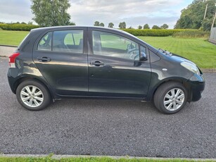 2011 - Toyota Yaris Manual