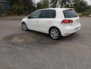 2011 - Volkswagen Golf Manual