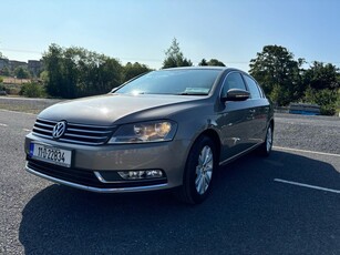 2011 - Volkswagen Passat Manual