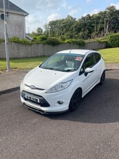 2012 - Ford Fiesta Manual