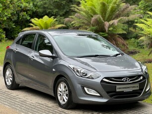 2012 - Hyundai i30 Manual