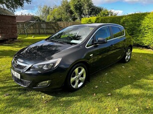 2012 - Opel Astra Manual