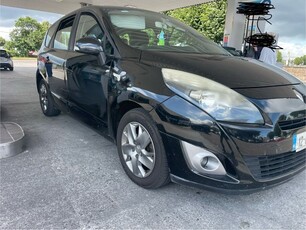 2012 - Renault Grand Scenic Manual