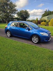 2012 - Toyota Auris Manual