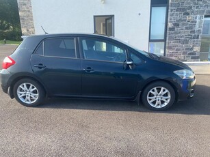 2012 - Toyota Auris Manual