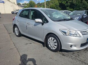 2012 - Toyota Auris Manual