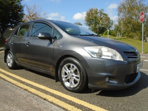 2012 - Toyota Auris Manual