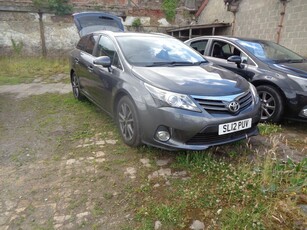 2012 - Toyota Avensis Manual