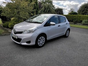 2012 - Toyota Yaris Manual