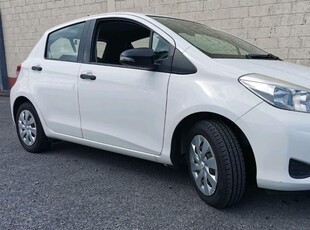 2012 - Toyota Yaris Manual