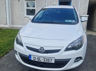 2012 - Vauxhall Astra Manual