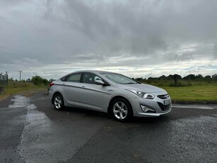 2013 - Hyundai i40 Manual