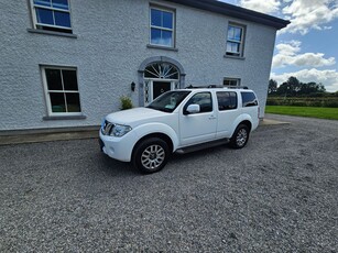 2013 - Nissan Pathfinder Automatic