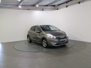 2013 - Peugeot 208 Manual