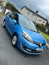 2013 - Renault Grand Scenic Manual