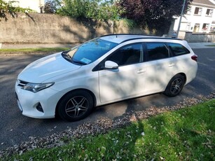 2013 - Toyota Auris Manual