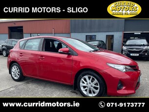 2013 - Toyota Auris Manual