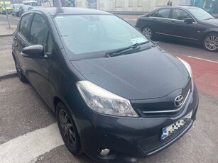 2013 - Toyota Yaris Manual