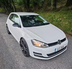 2013 - Volkswagen Golf Manual