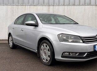 2013 - Volkswagen Passat Manual