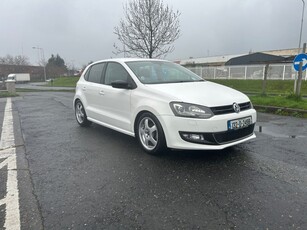 2013 - Volkswagen Polo Automatic