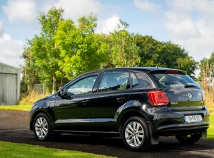 2013 - Volkswagen Polo Manual