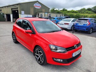 2013 - Volkswagen Polo Manual