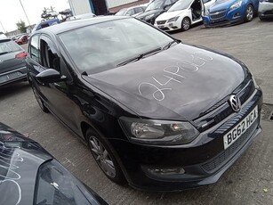 2013 - Volkswagen Polo Manual