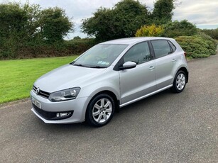 2013 - Volkswagen Polo Manual