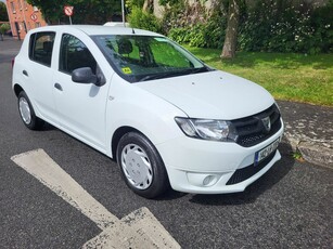 2014 - Dacia Sandero Manual