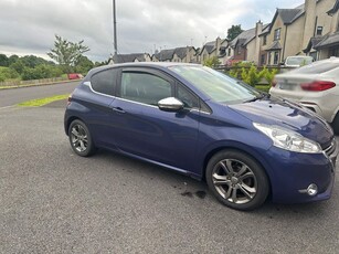 2014 - Peugeot 208 Manual