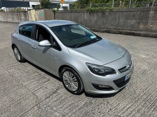 2014 - Vauxhall Astra ---