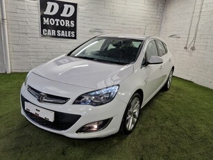 2014 - Vauxhall Astra Manual