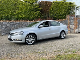 2014 - Volkswagen Passat Manual