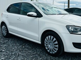 2014 - Volkswagen Polo Automatic