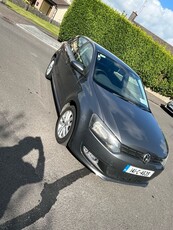 2014 - Volkswagen Polo Manual