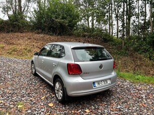 2014 - Volkswagen Polo Manual