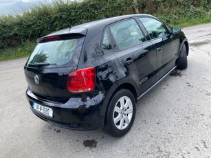 2014 - Volkswagen Polo Manual