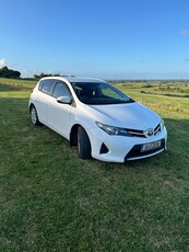 2015 - Toyota Auris Manual