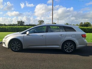 2015 - Toyota Avensis Manual