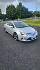 2015 - Toyota Avensis Manual