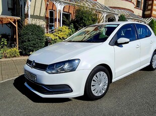 2015 - Volkswagen Polo Automatic