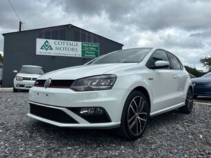 2015 - Volkswagen Polo Automatic