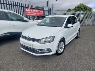 2015 - Volkswagen Polo Automatic