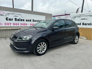 2015 - Volkswagen Polo Manual