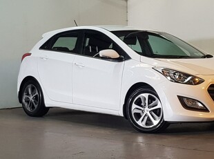 2016 - Hyundai i30 Manual