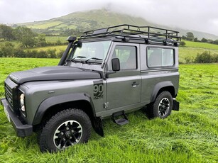 2016 - Land Rover Defender Manual