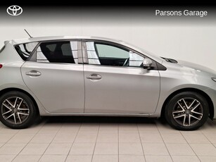 2016 - Toyota Auris Manual