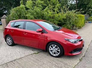 2016 - Toyota Auris Manual